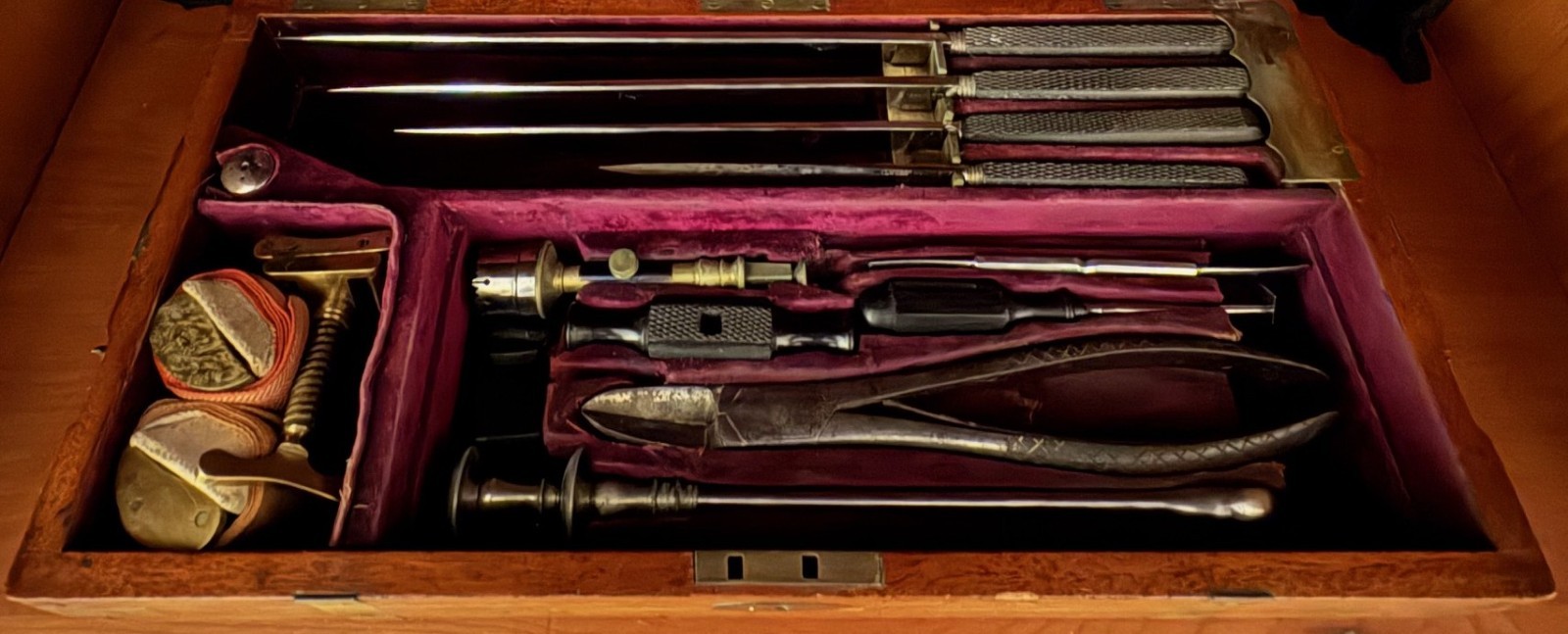 Nineteenth Century English Surgeon's Surgical Kit