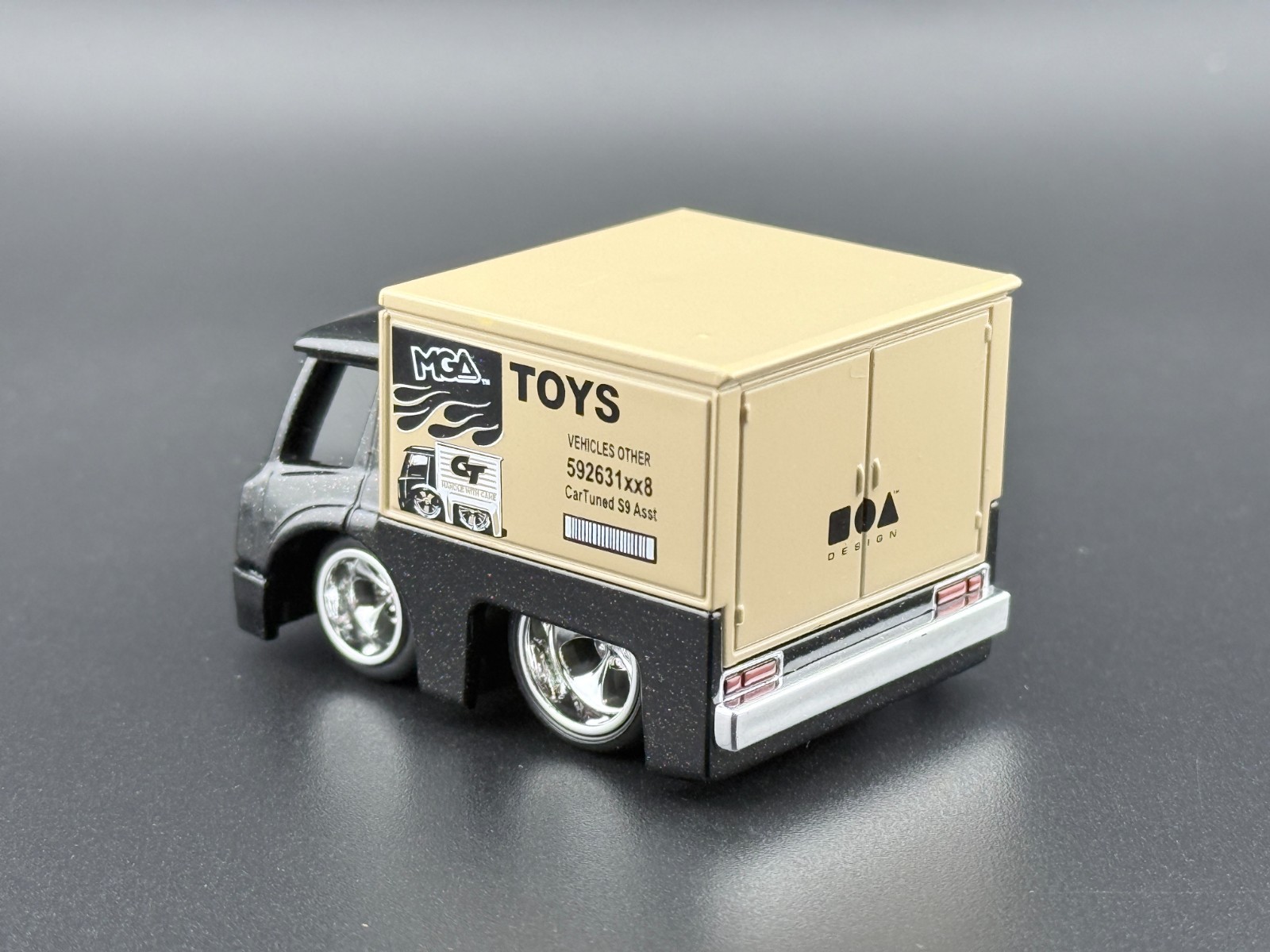 Cartuned CT Box Truck (Customs) Series 9 Mainline 2026 1/64