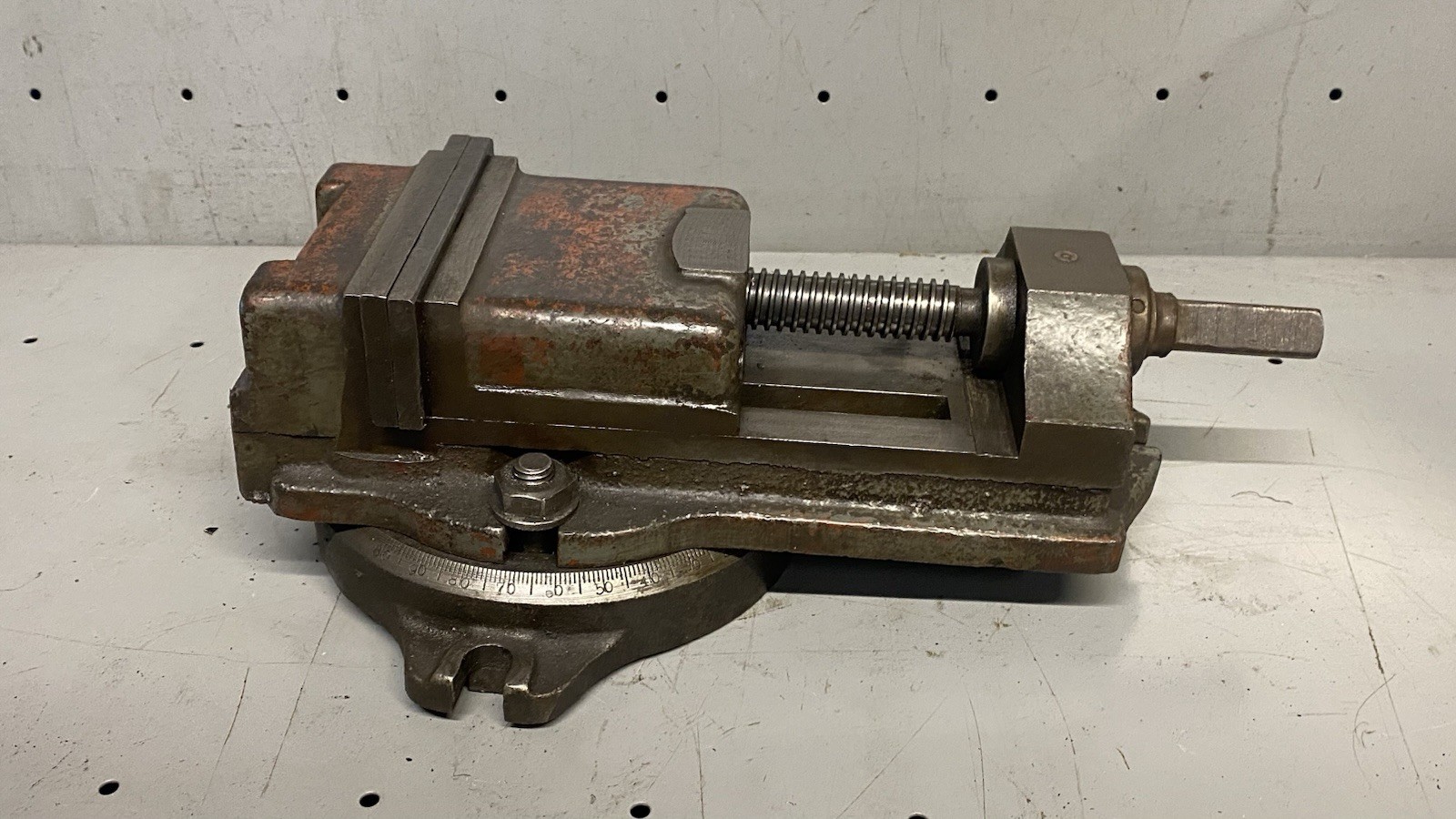 L W CHUCK  Milling Machine Vise W/ Swivel Base