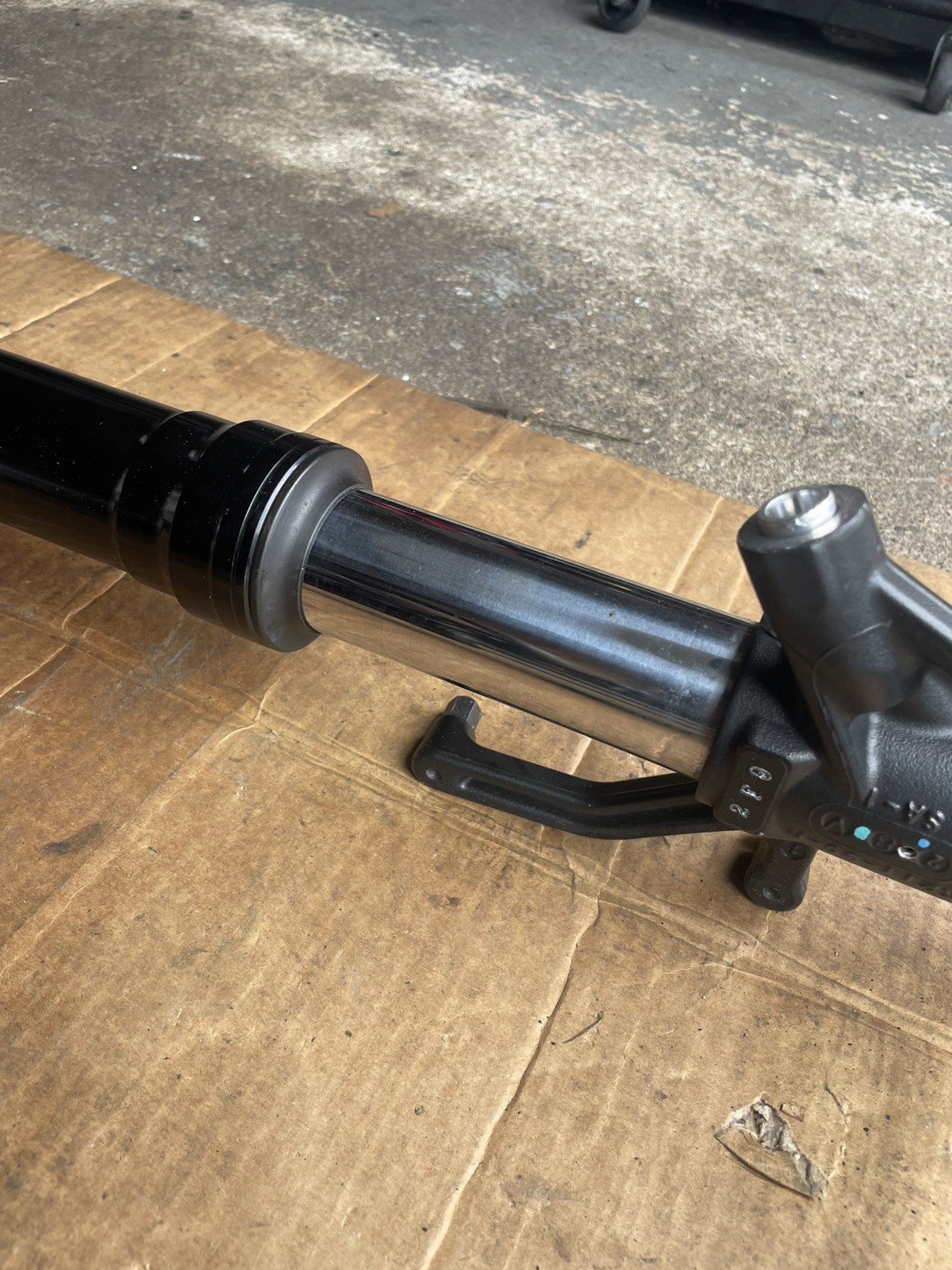 2023 19 - 25 KAWASAKI NINJA ZX636 ZX6R FRONT RIGHT LEFT SIDE FORKS TUBE LEGS OEM