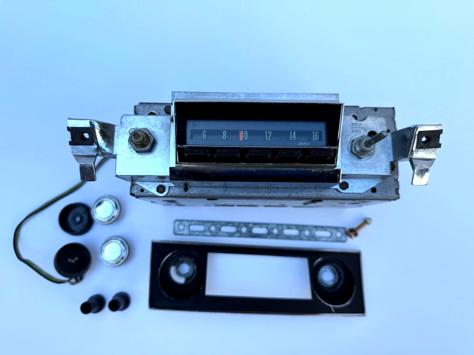 Original 1967 Camaro AM Radio model 986823