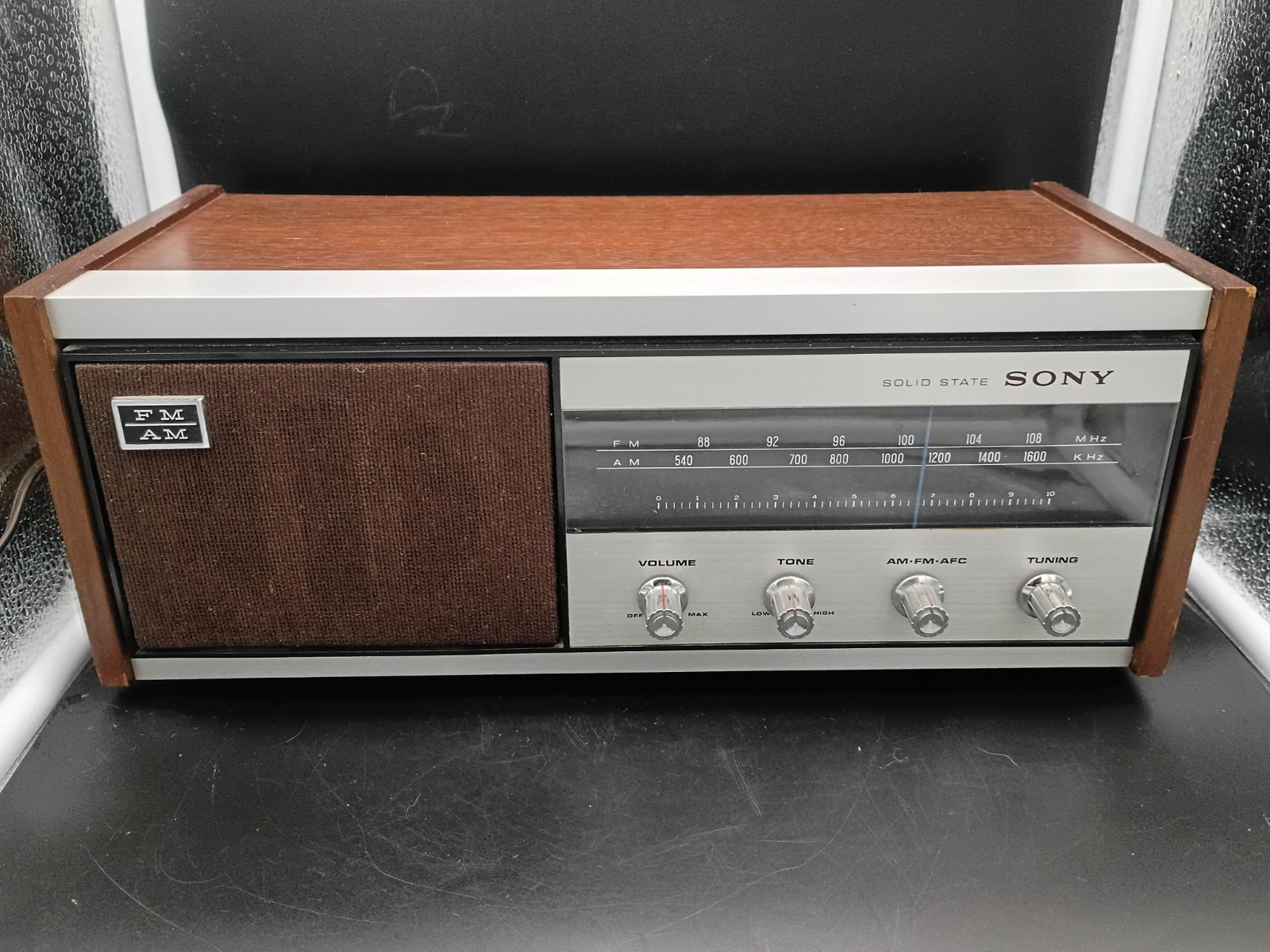 Vintage Sony 8F-56W AM FM 9 Transistor Table Radio Wood Cabinet Japan Working