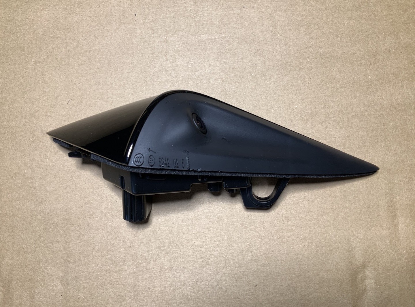 New OEM Tesla Model S 21-23 Left Fender Turn Signal REPEATER Camera 1588283-00-D