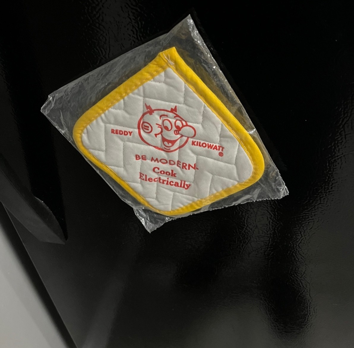 NIB REDDY KILOWATT Magnetic Pot Holder Hotpad Magnepad Vintage NIP - New In Bag