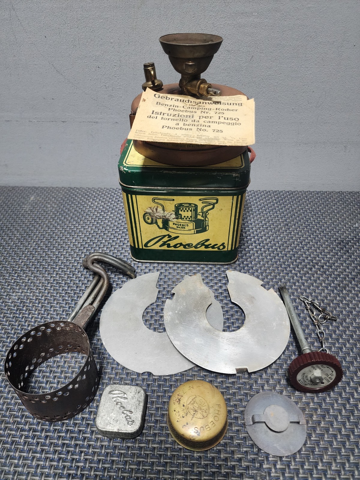 PHOEBUS 725 GASOLINE STOVE. RARE VERSION.