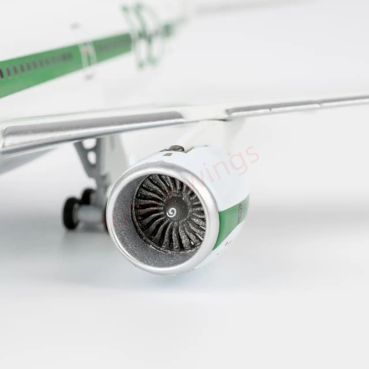 1:400 NG Models NG39129 Cathay Pacific A350-900 B-LRJ "80Years"+Free Tractor