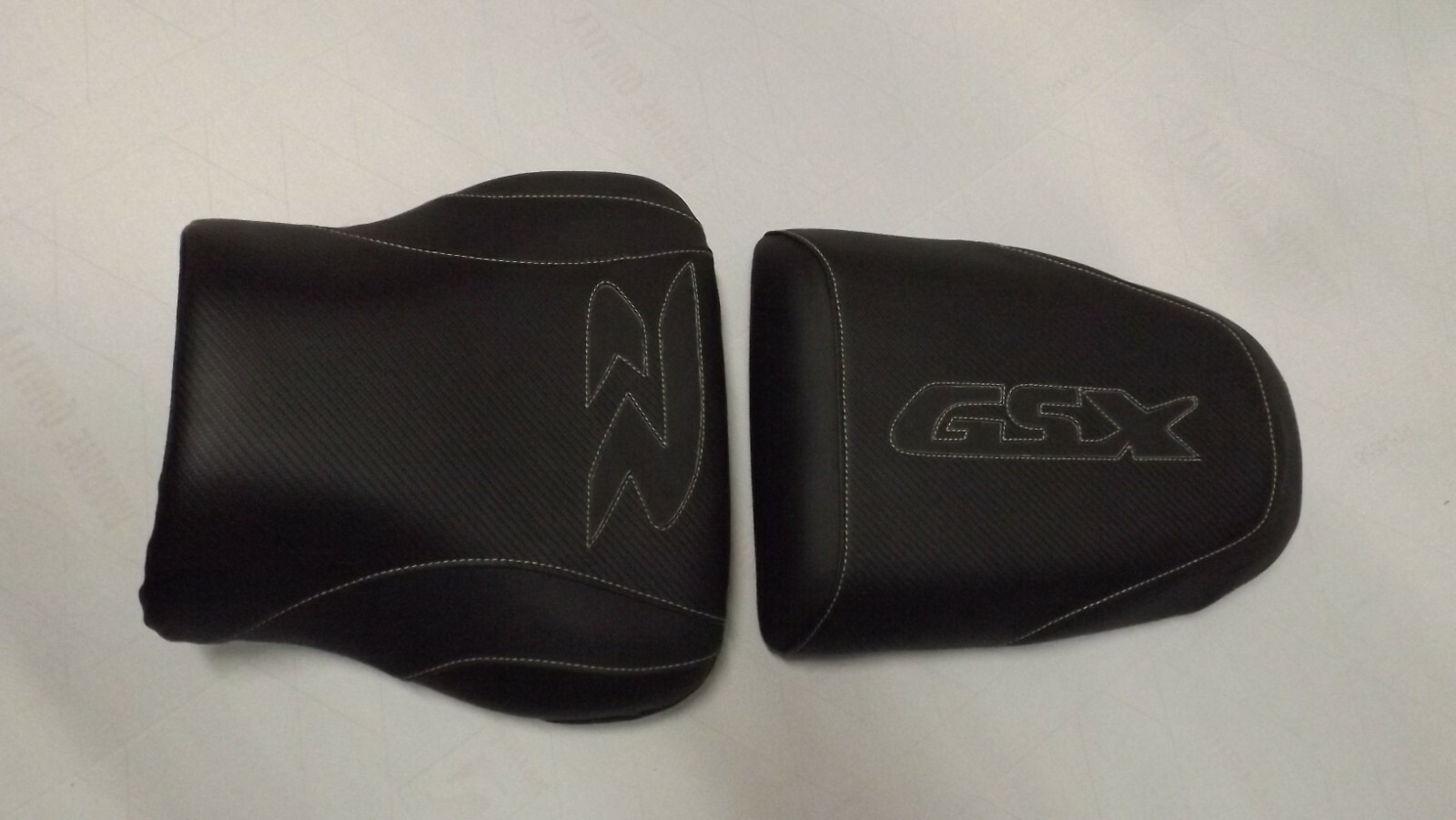 SUZUKI GSX 600R/750R/1000R FRONT & REAR BLACK CF CUSTOM FIT SEAT COVERS 00/03