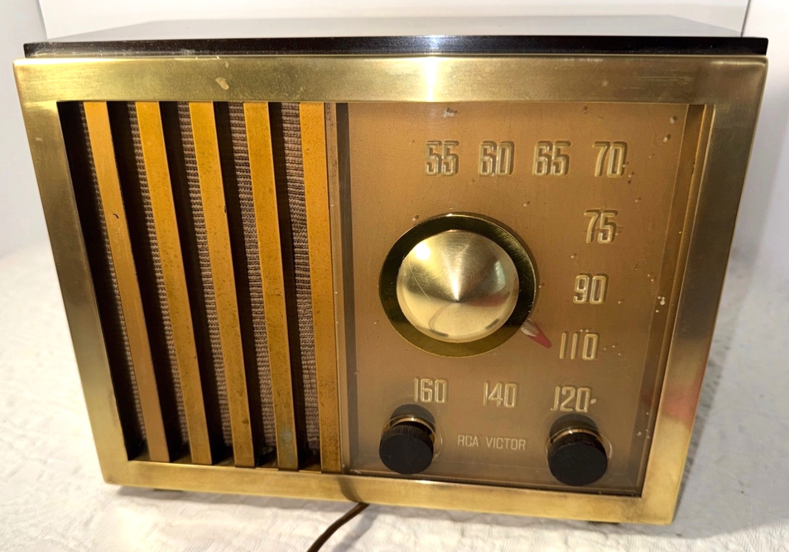 Vintage RCA Victor Table Radio Model 75X11 30 Watts Golden Throat Tone - WORKING