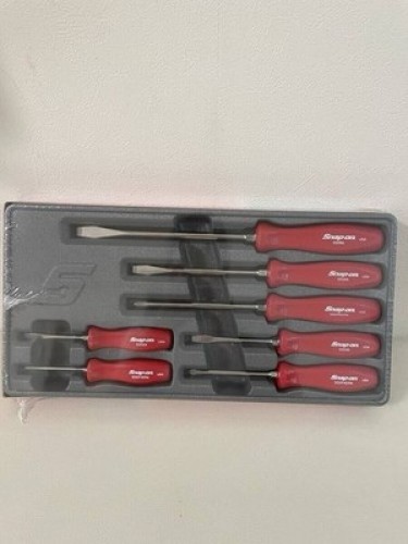 Snap On Screwdriver Set, Combination 7 Pcs. RED HARD HANDLES SDDX70AR NEW