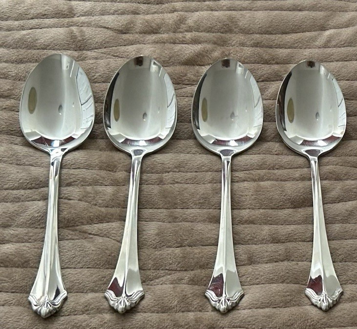 Oneida Silver KENWOOD  Stainless  *** (4) Place/Oval Soup Spoons***