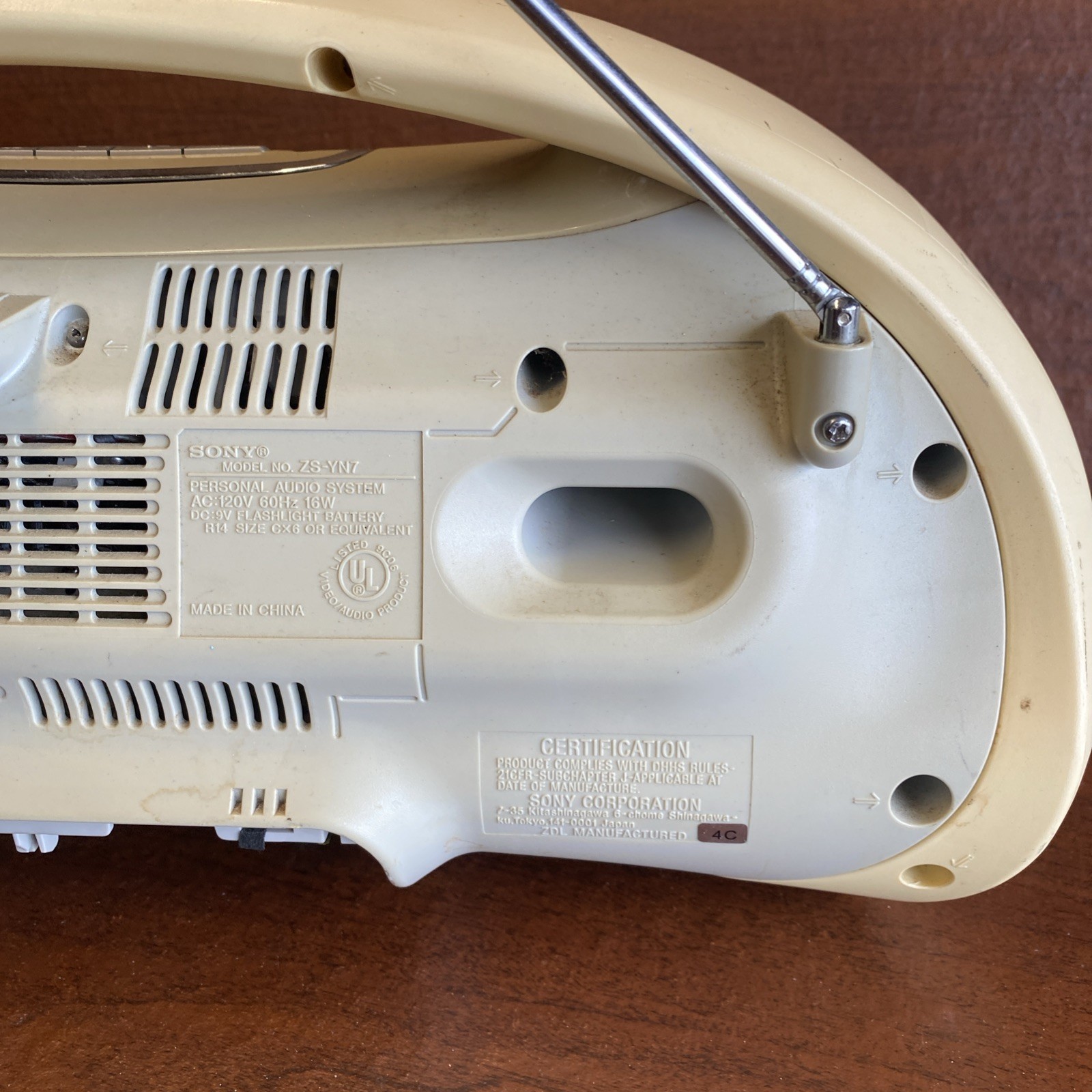 Sony ZS-YN7 Portable Boombox CD/R-RW AM/FM RADIO MegaBass W Remote No Batt Cover