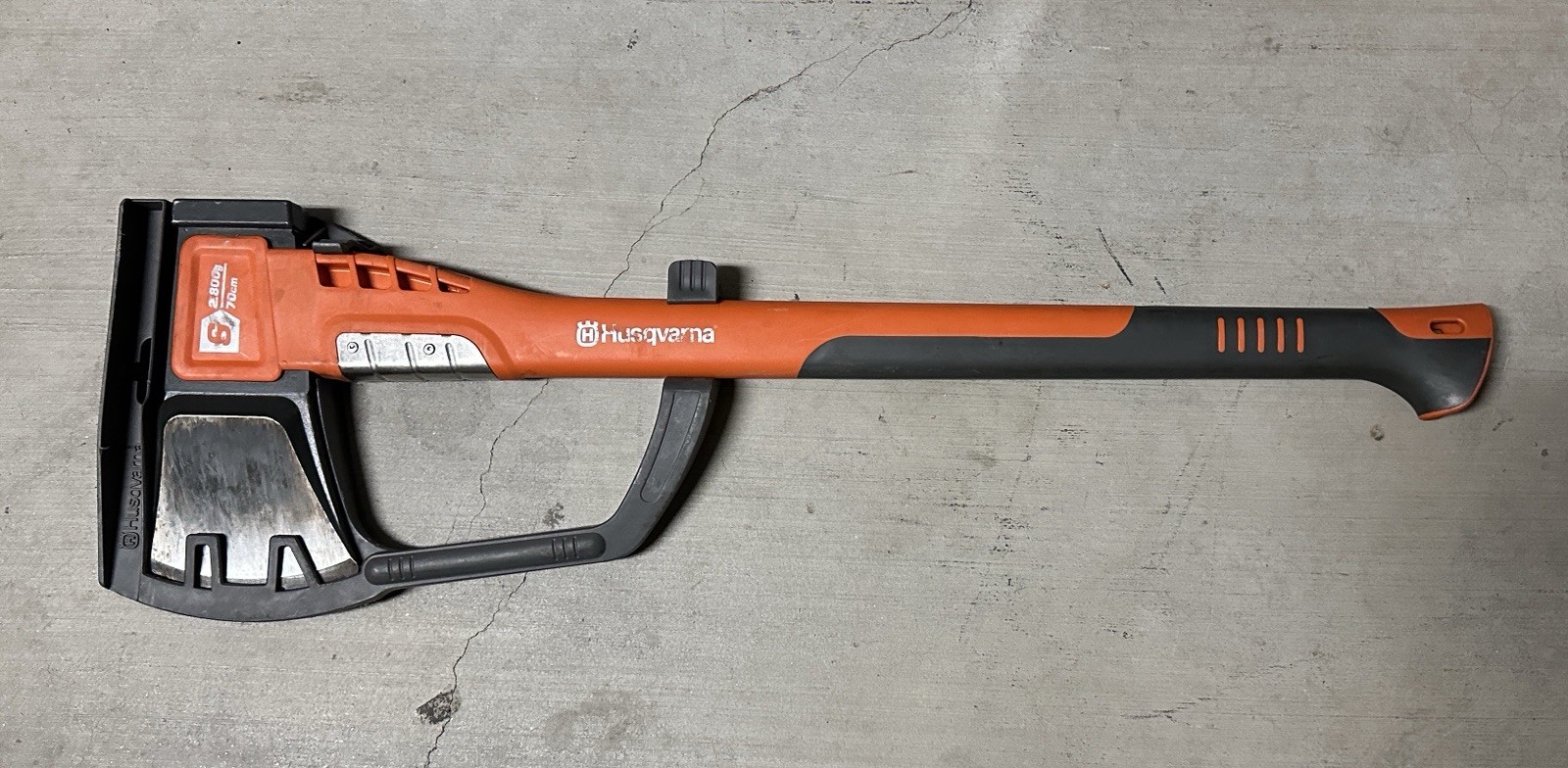 Husqvarna S2800 27" Composite Wood Splitting Axe with Blade Guard
