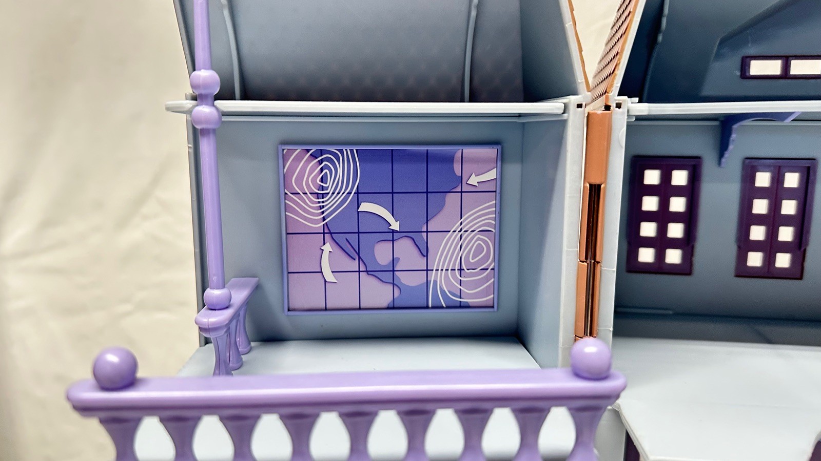 Playing Mantis Rudolph - Santa's Castle - plus extras from non-smoking home!