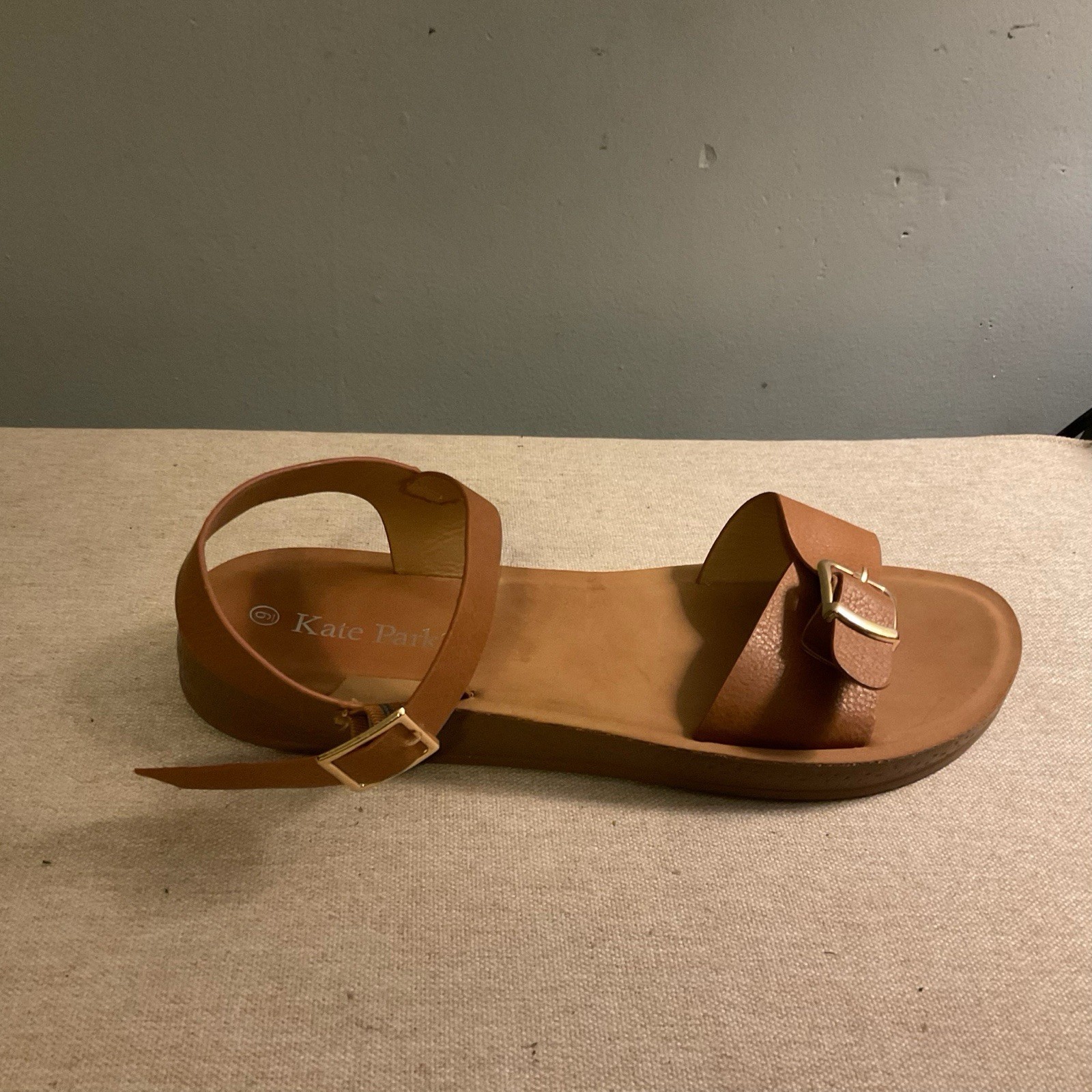 Kate Park Brown Strappy Flat Buckle Sandals Women’s Size 9 NWOB
