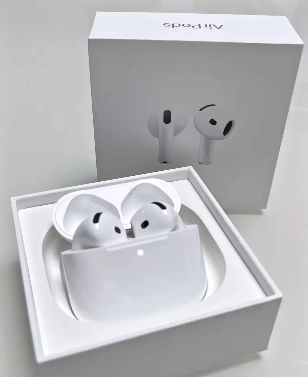 Apple AirPods 4 with Active Noise Cancellation - Charging Case A3059 - Excellent