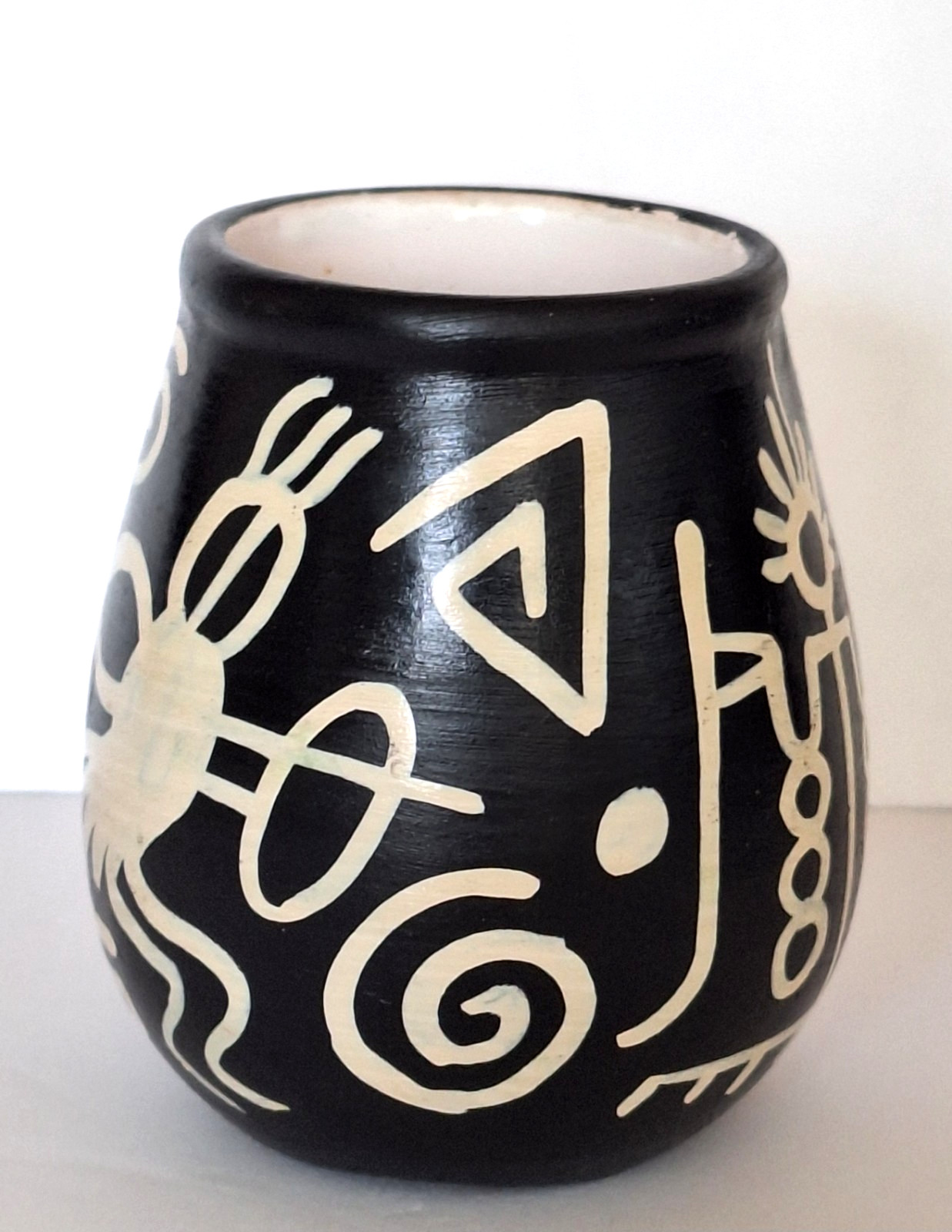 Vintage Peruvian Chulucanas Handmade Pottery Vase 3.5" T Black & White
