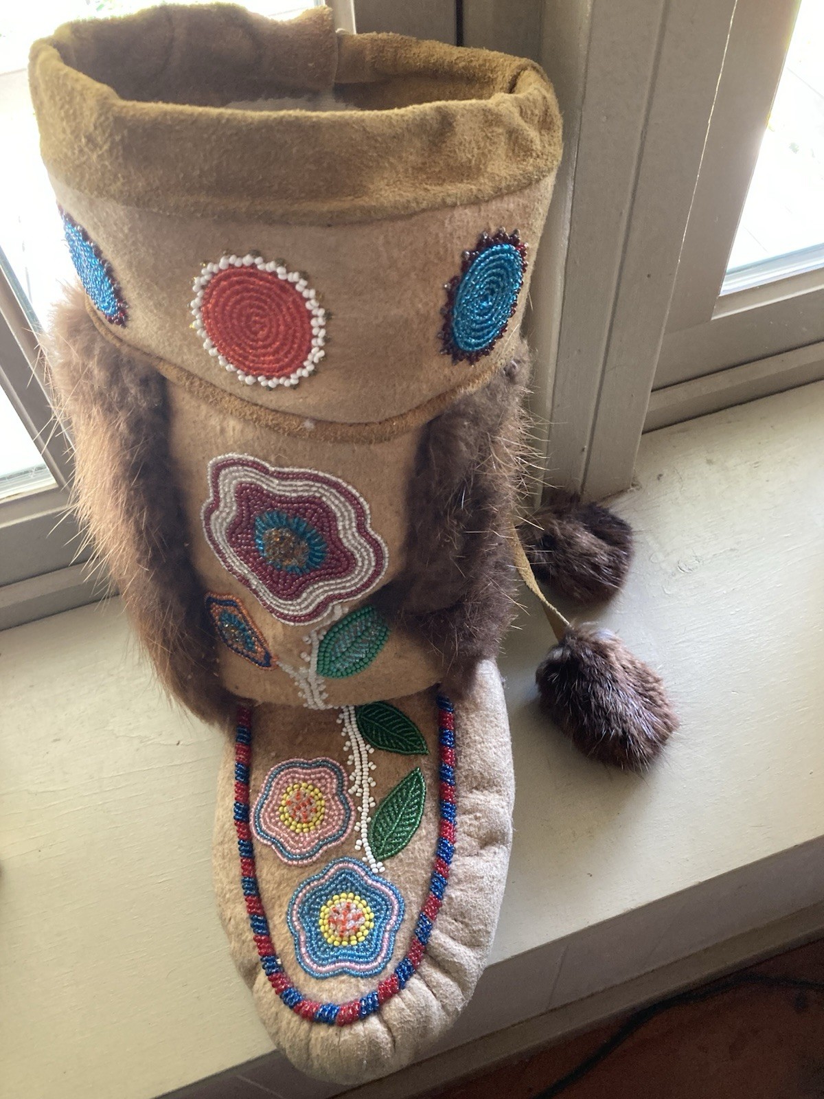 Beaded Mukluks M8/W10 - Beautiful Native American Cree Beaded Mukluks
