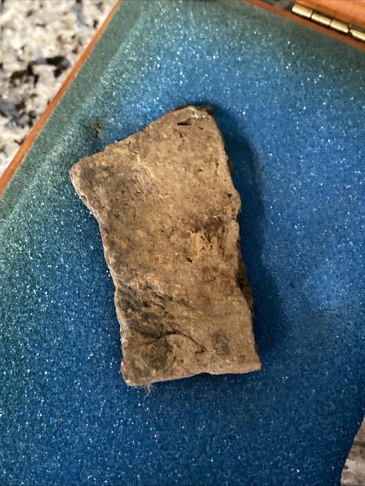 5-1/2” INDIAN ARTIFACT LERMA style BLADE FROM Mid Tn. Display Case & Pottery