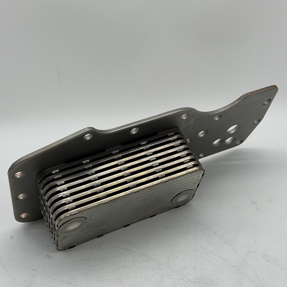 Cummins Oil Cooler & Gasket 3975818 For 6.7L 24V ISBE 2007-Present Dodge Ram NEW