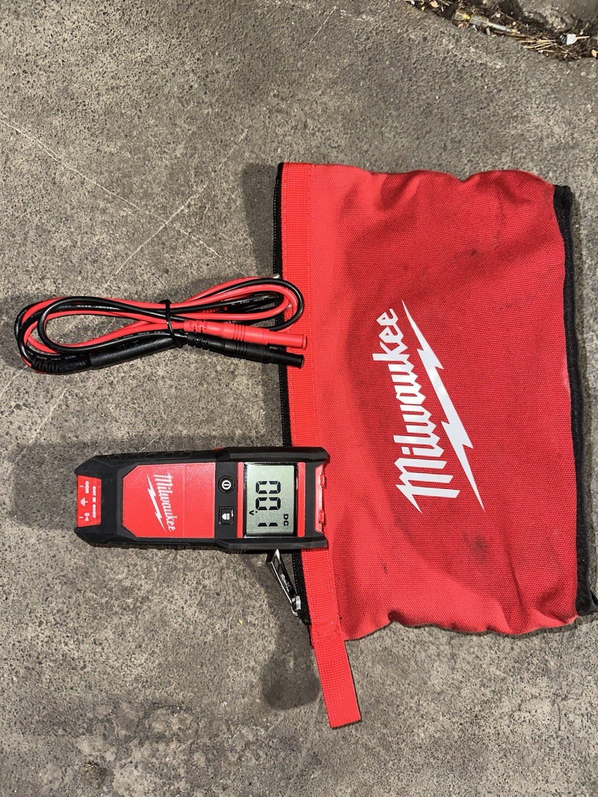 Milwaukee 2212-20 600V Auto Function Voltage/Continuity Digital Meter