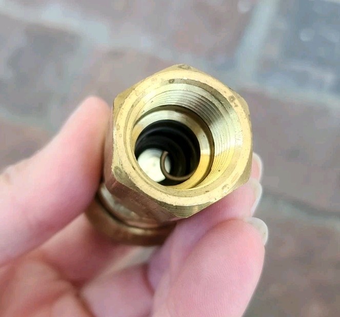 Parker 30 Series B37 1/2" Quick Connect Coupler 1/2"-14 Female Threads