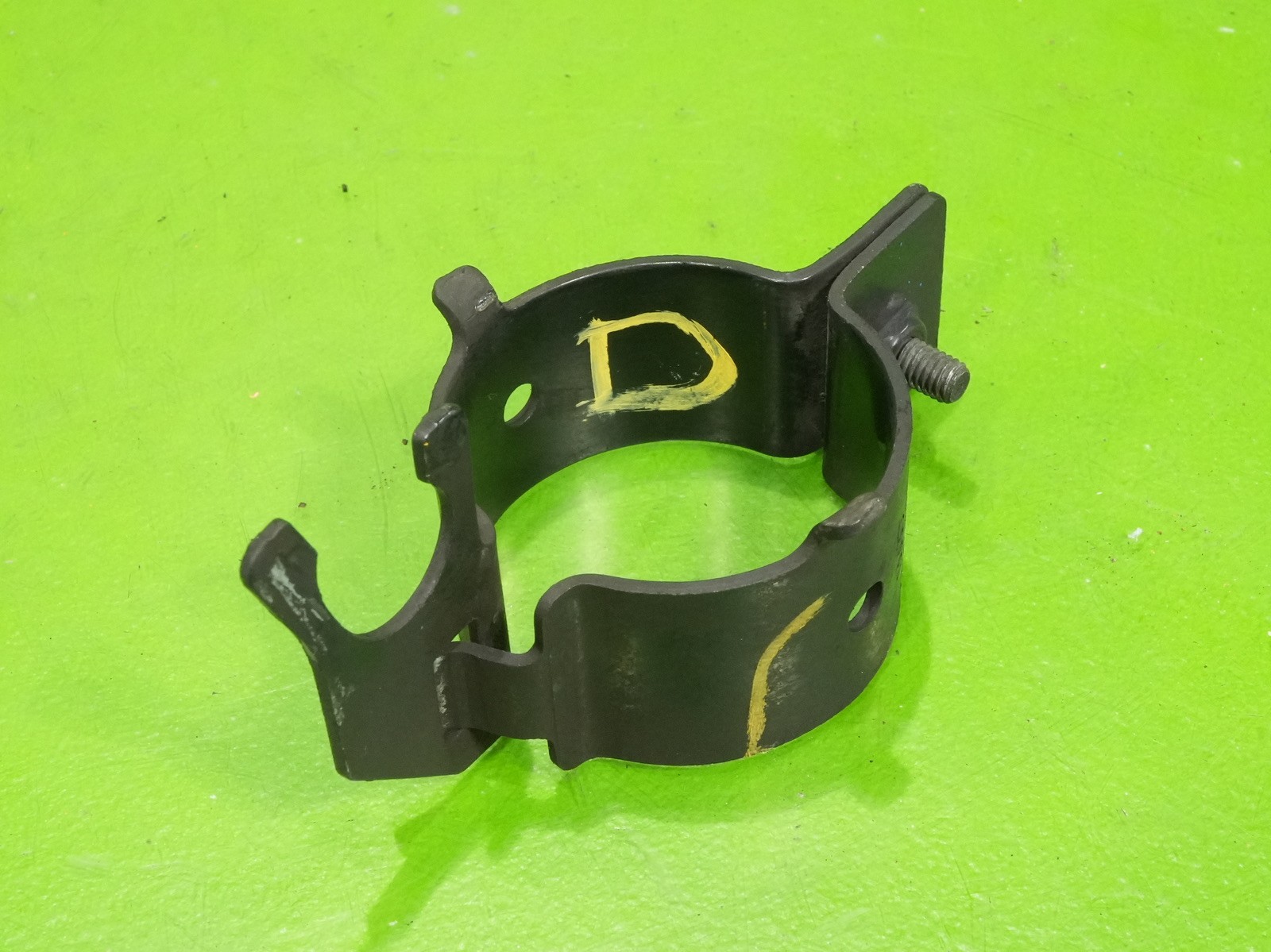 00-06 Audi TT OEM 8N611845 front strut brake hose line mount bracket holder