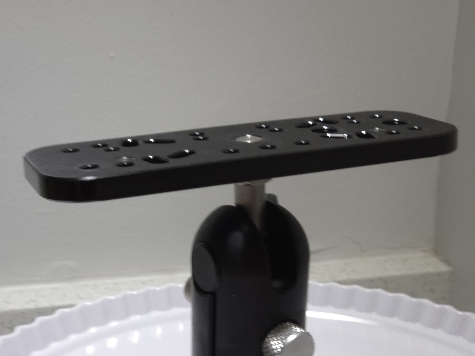 Cisco Fishing Systems Sure-Lock Fully Adjustable Electronics Mount