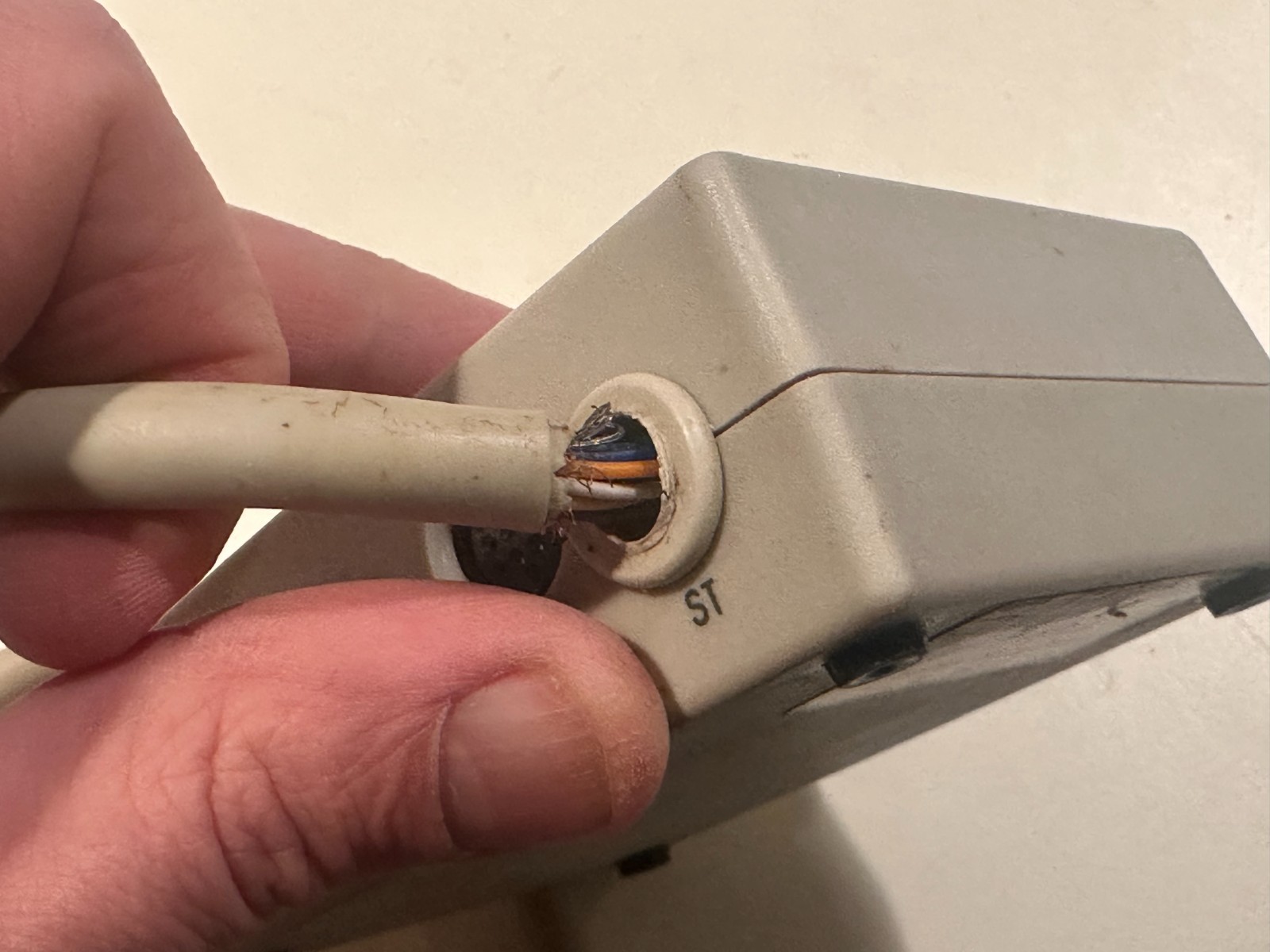 Monitor Master Atari ST 13-pin DIN Color/Mono Monitor Hub Practical Solutions