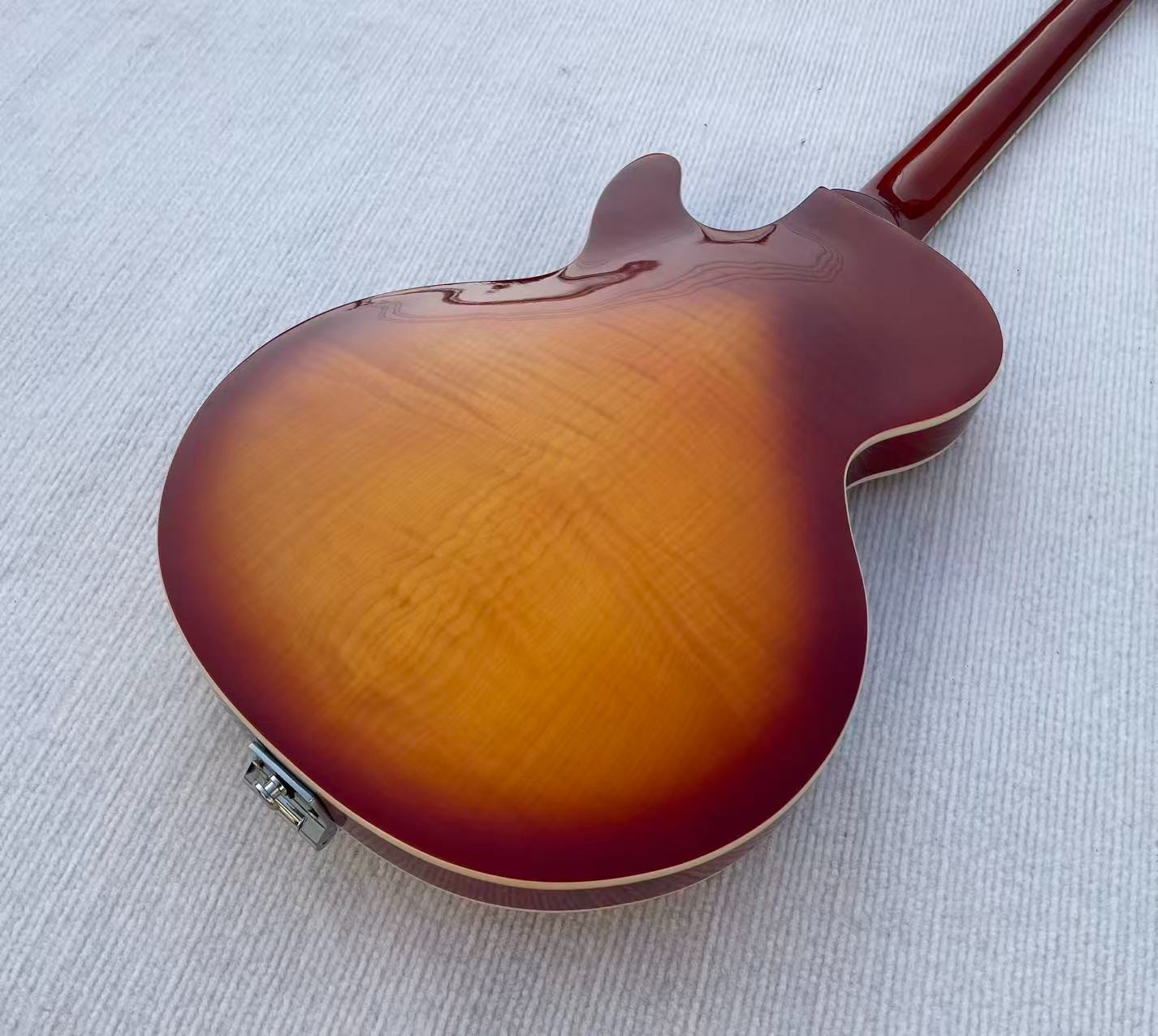 Electric Guitar Semi-Hollowbody Raised Flame Maple Back&Top Glossy Finished