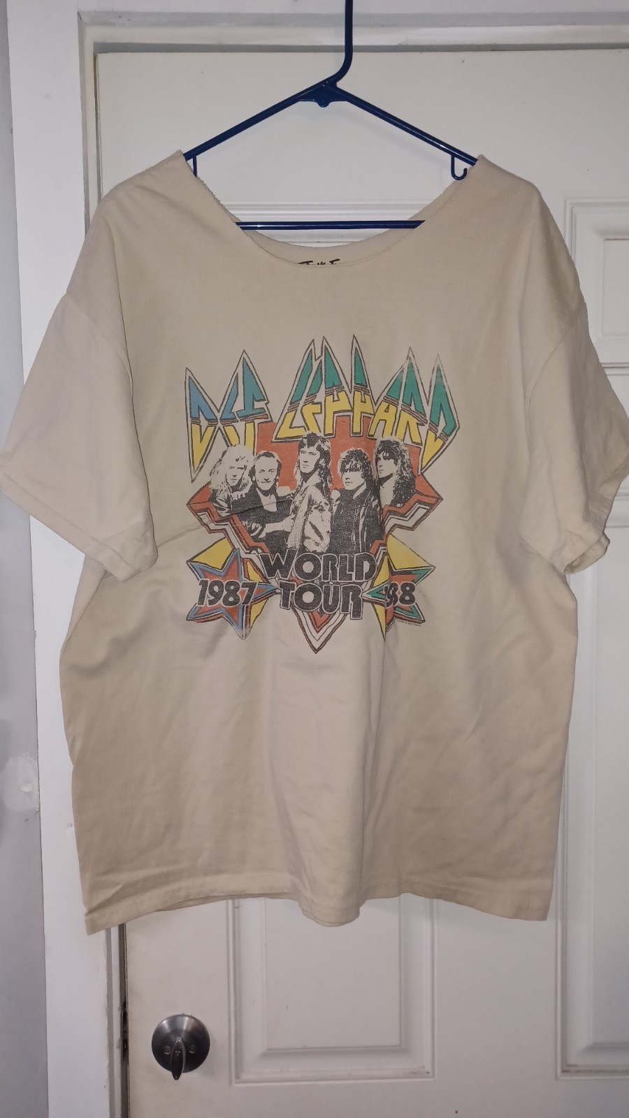 Junk Food  Women's  Tan Short Sleeve XL Def Leppard T-Shirt 1988. Oversized