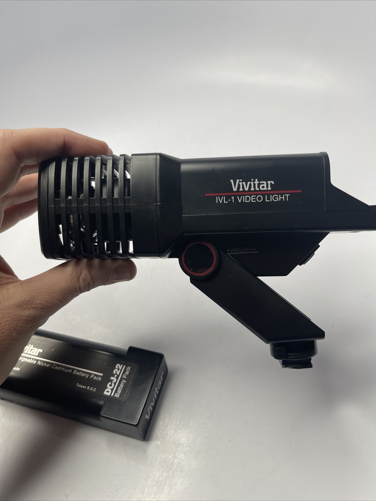 Vivitar IVL-1 Video Light And Battery Photography Lighting Nice Condition