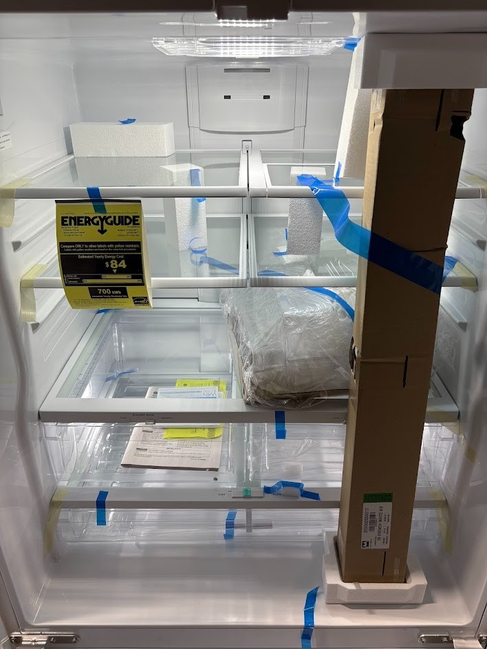 GE GFE26JGMWW 36" White 25.6 Cu. Ft. French Door Refrigerator NOB **READ**