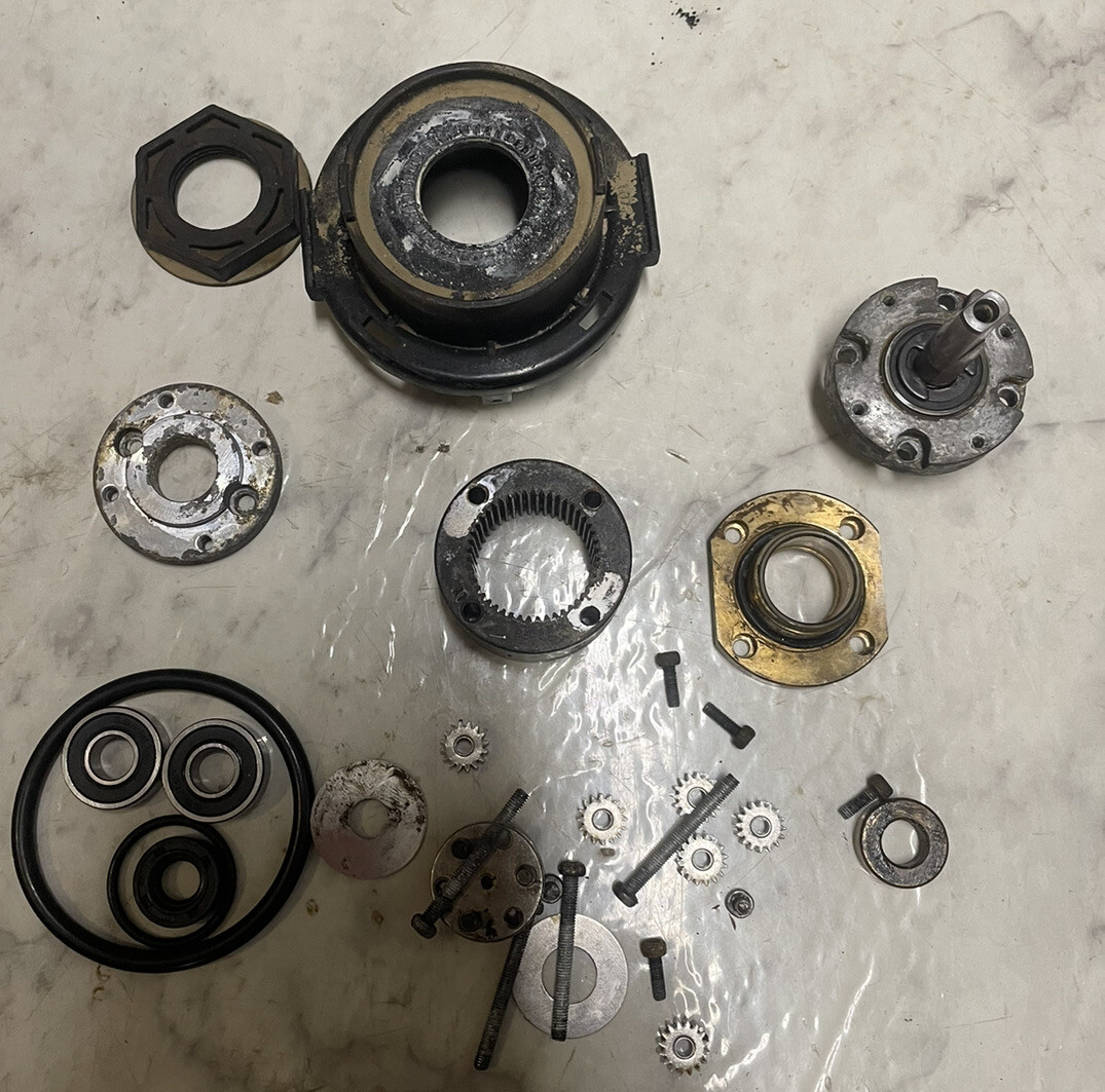 MAYTRONICS DOLPHIN TRACK Drive MOTOR GEARBOX SEAL AND BEARING KIT 5521259-1