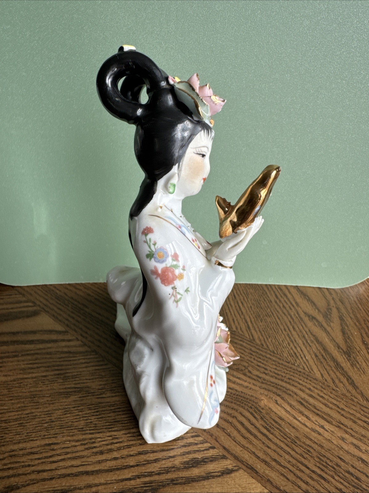 Geisha Porcelain Asian Statue Figurine