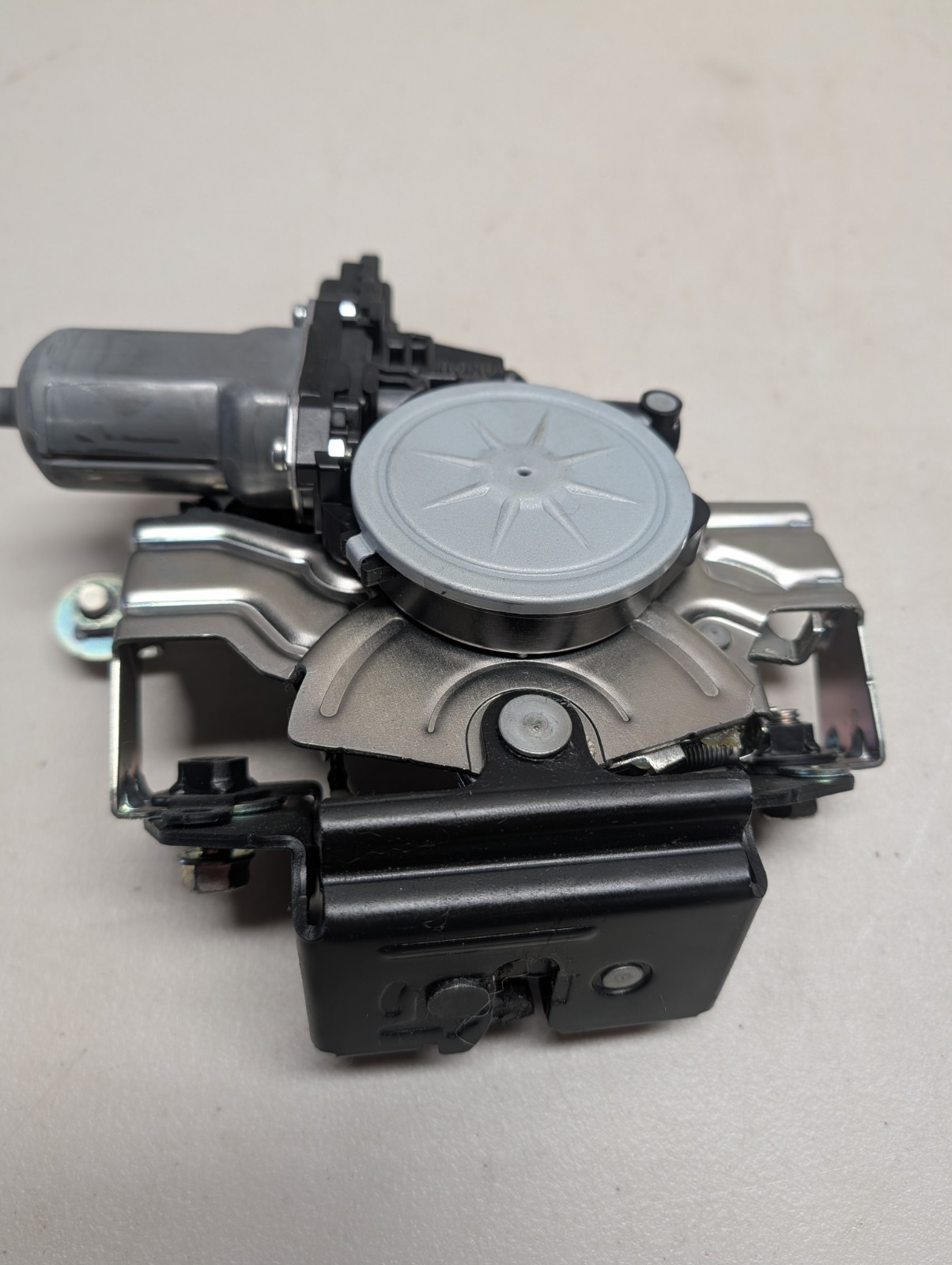 SUBARU FORESTER Liftgate Tailgate Trunk Lock Latch Motor OEM 2014 - 2018 *