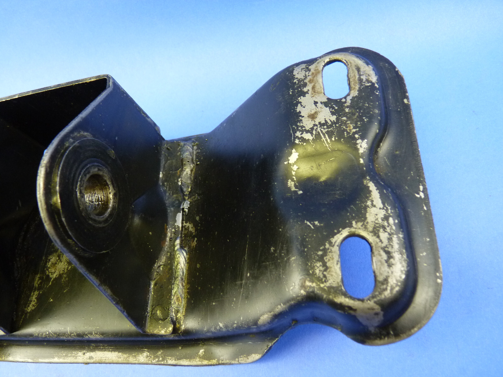 Alfa Romeo Spider 2000 1971-94 GTV rear transmission support bracket