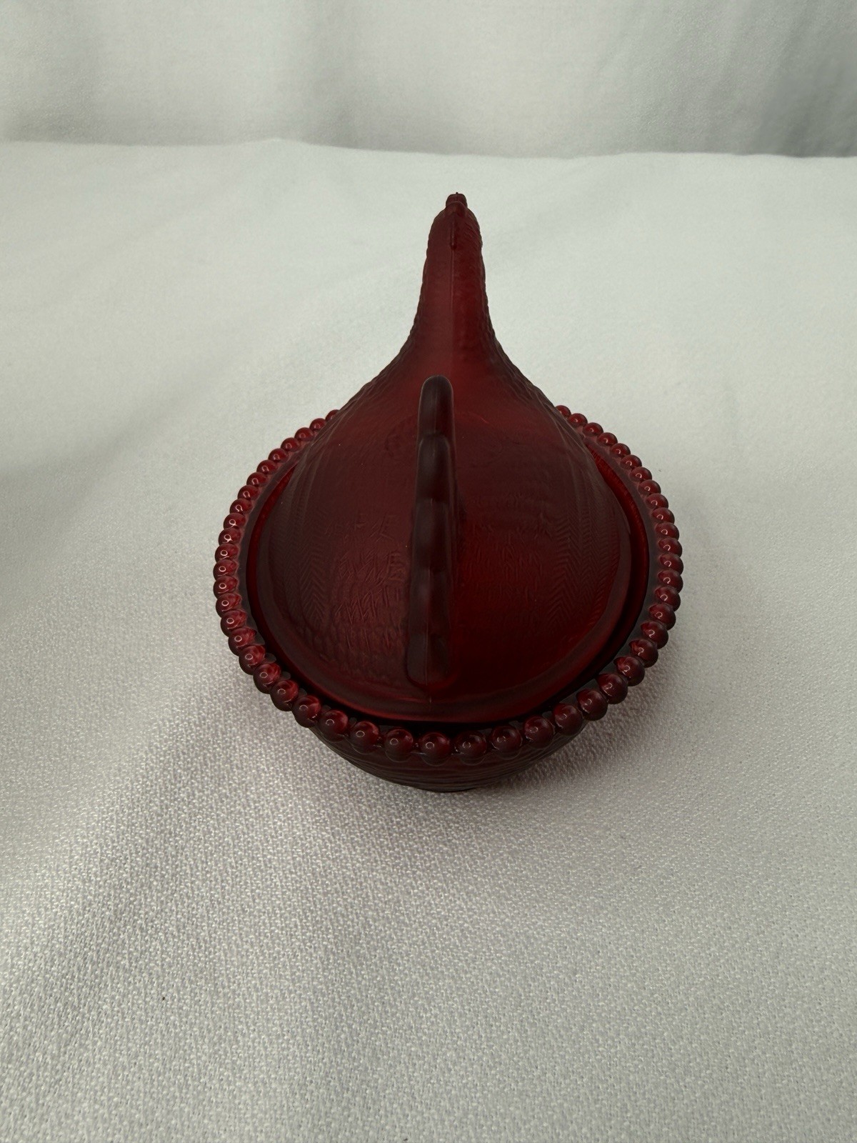 New Production Indiana Style Hen On Nest Glass Chicken Dish Satin Dark Red