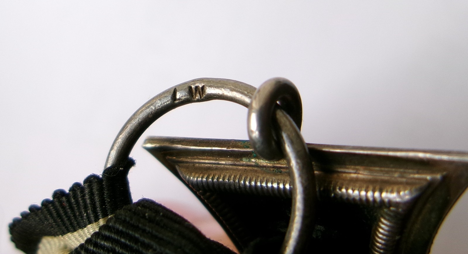 German Iron Cross 2nd class 1914 medal maker marked LW - nice quality