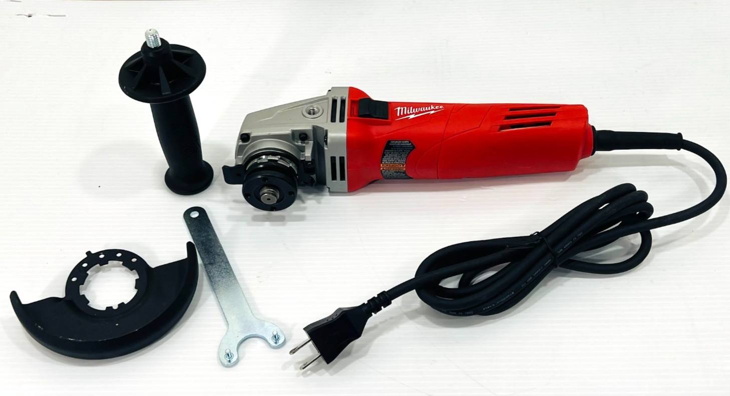 Milwaukee Corded 4-1/2" Small Angle Grinder 11A w/Slide Lock-On Switch (6146-33)