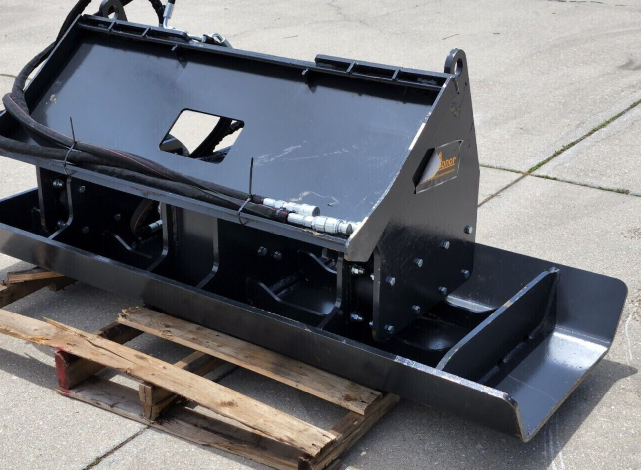 SkidSteer 72" Vibratory Dirt Soil Gravel Plate Compactor Attachment Bobcat CAT