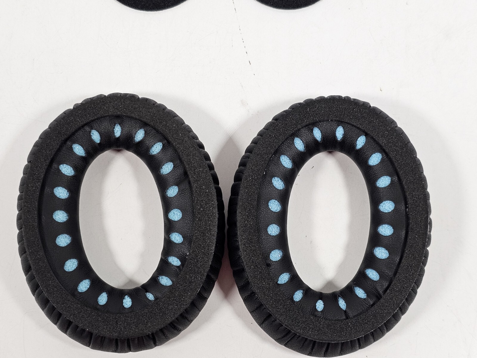 Bose QuietComfort 15/25/35/45 Over Ear Headphones Replacement Earpad Cushions