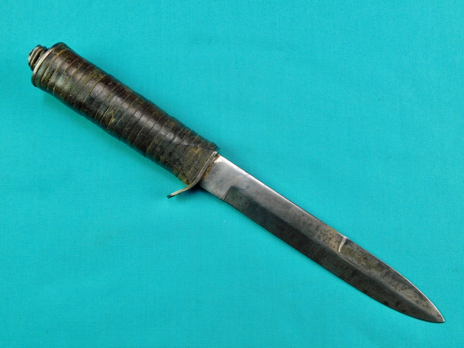 Vintage WW2 Japan Made Fighting Knife w/ Sheath