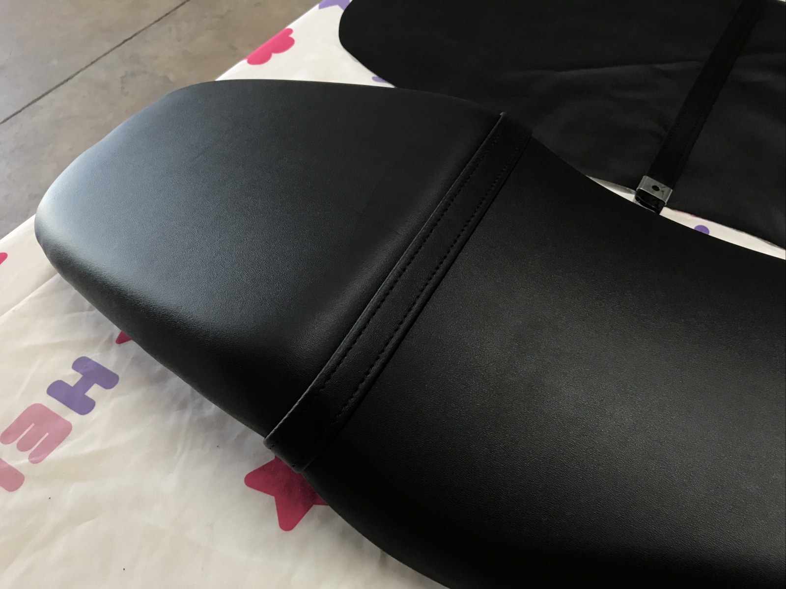 HONDA CBR600 CBR600F4 SEAT COVER CBR 600F4 1999 - 2007 + STRAP (H*-26)