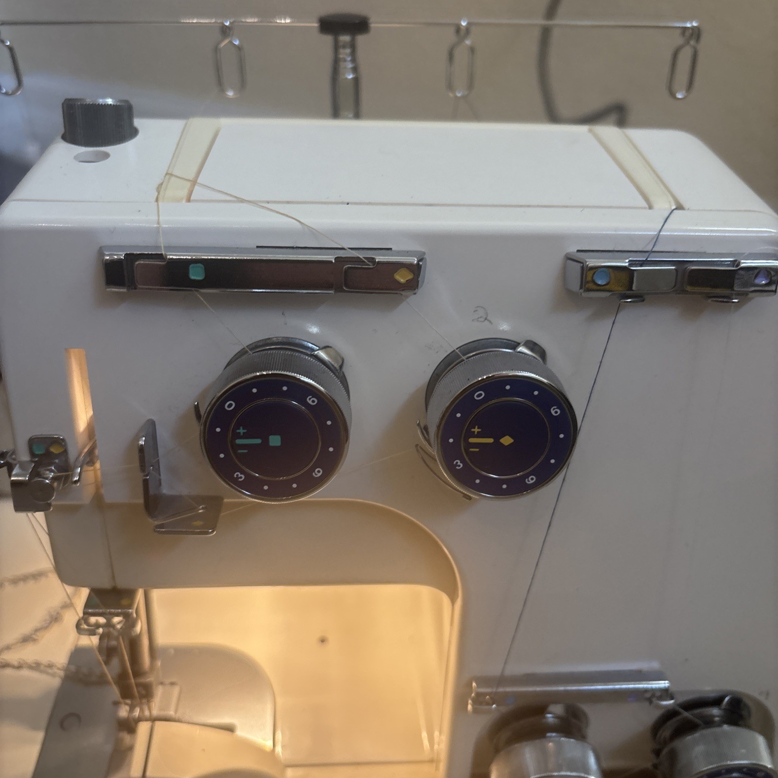 Husqvarna Huskylock 340-D Serger w/Foot Pedal & Hard Case Lock Key Sewing Instru