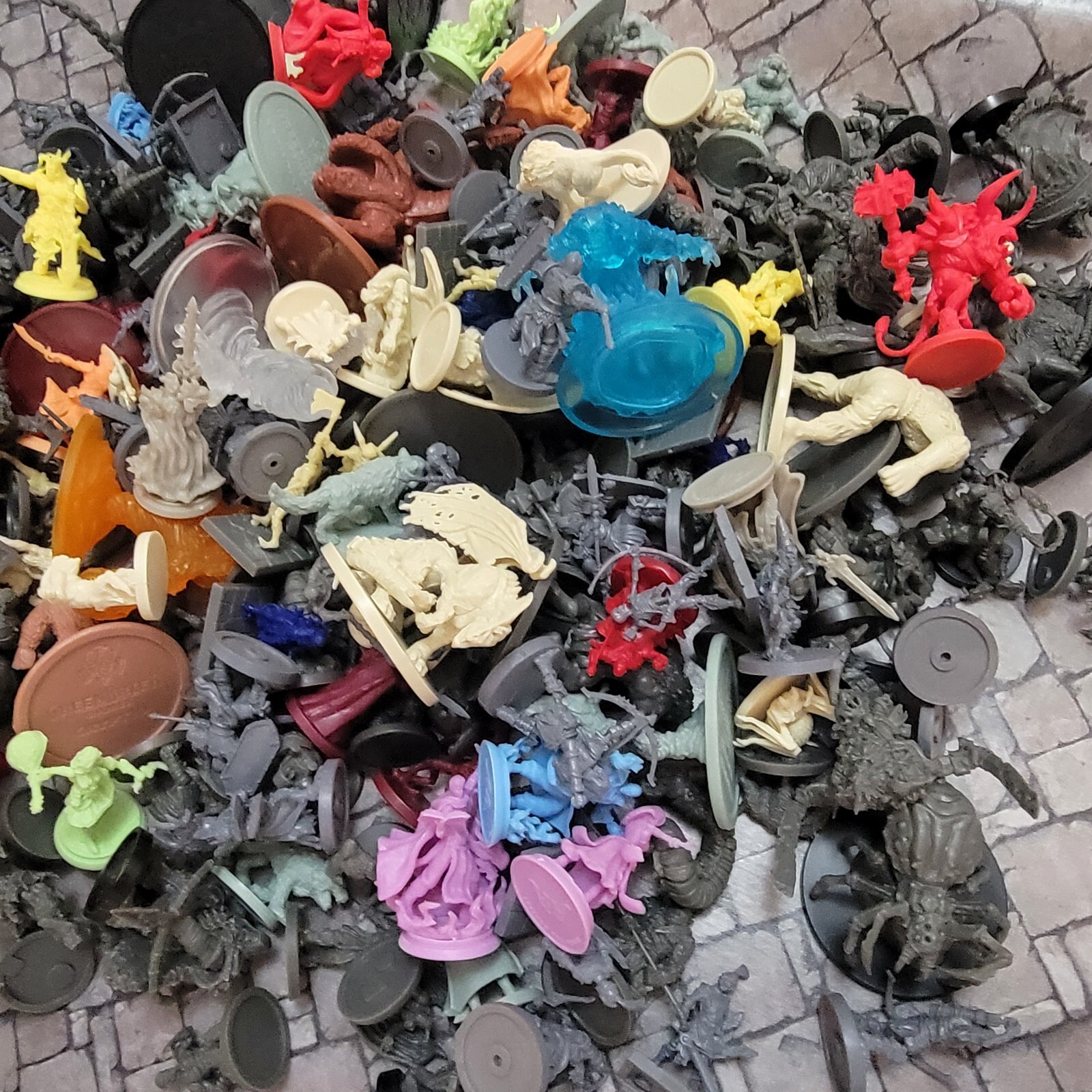 FLASH SALE! 10 Piece Lot - Dungeons and Dragons Marvelous Miniatures RPG DND