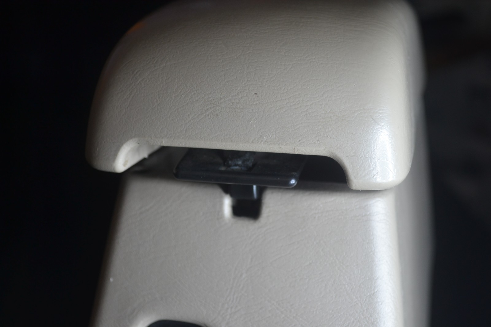 1999-2001 Corolla Center Console Hinge Replacement with Support Arms