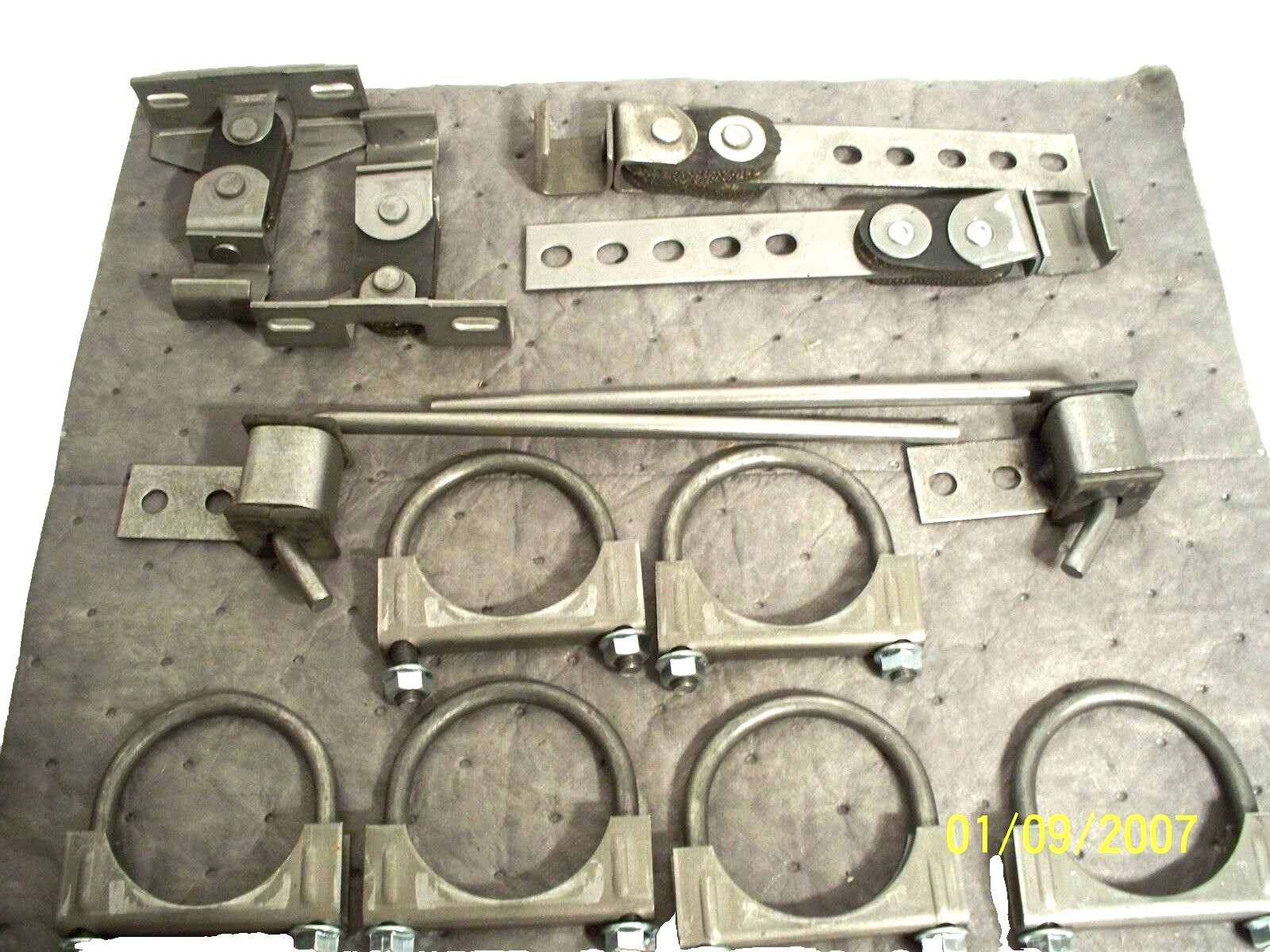 UNIVERSAL EXHAUST HANGER & 2 1/2" Clamp Asst-12 Pcs