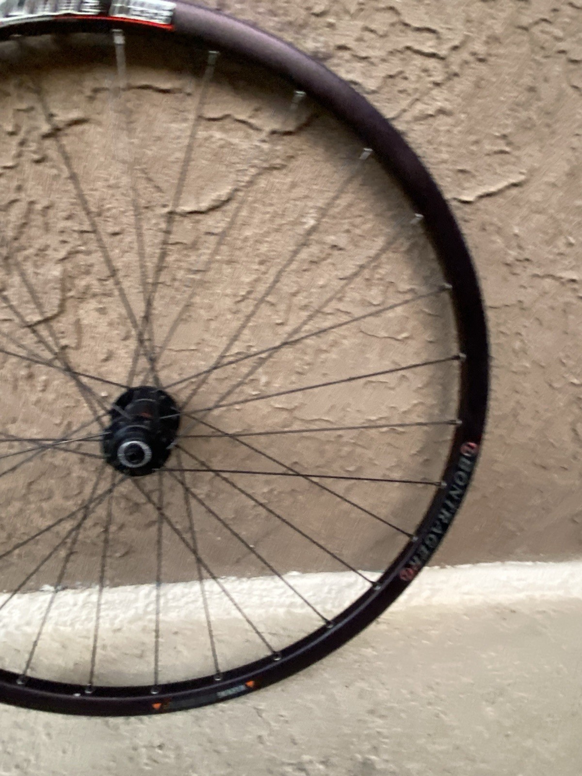 Black Bontrager Race X Lite Tubeless F100/R135mmQR 26” Centerlock Disc Wheelset