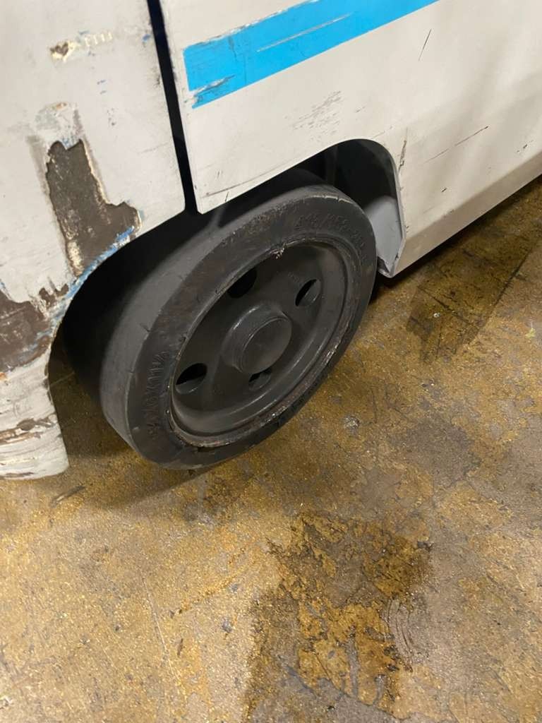 UniCarriers MCP1F2A25LV LP Forklift 4,400 lb Capacity Side Shift 3F Mast