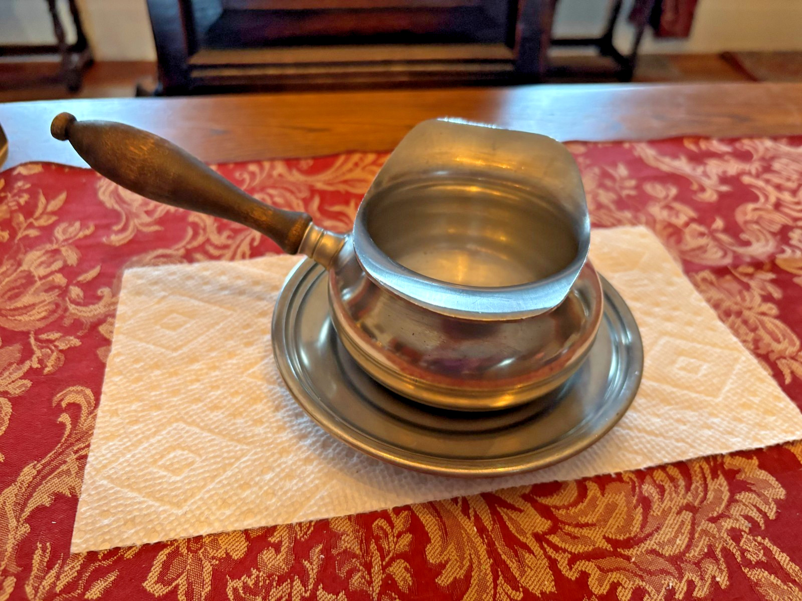 Web Pewter Gravy Boat (liquid warmer) Double Spout Round w/ Wooden Handle & Dish